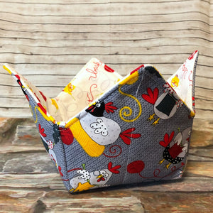 Portable Yarn Bowl - Knittin’ Chickens